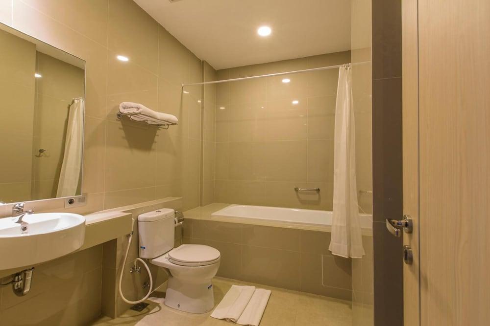 Sparks Odeon Sukabumi, Artotel Curated Екстериор снимка