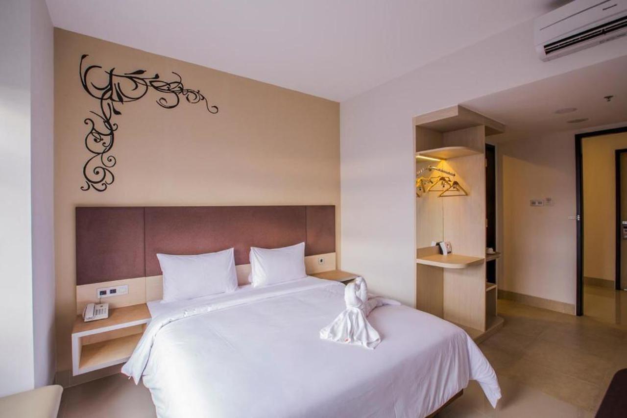 Sparks Odeon Sukabumi, Artotel Curated Екстериор снимка