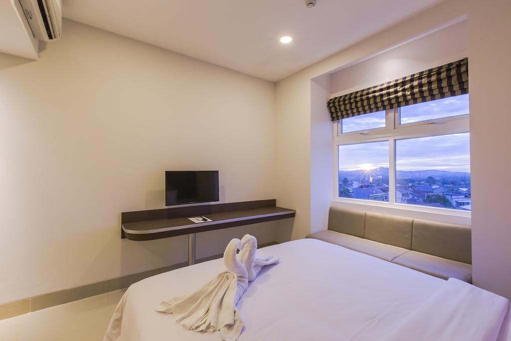 Sparks Odeon Sukabumi, Artotel Curated Екстериор снимка