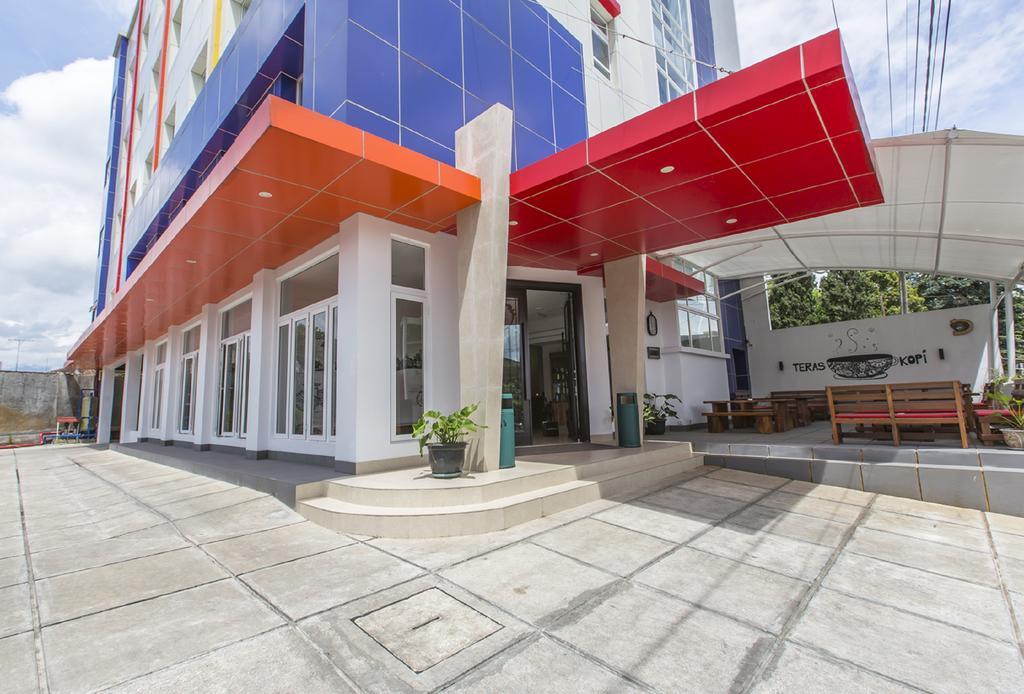 Sparks Odeon Sukabumi, Artotel Curated Екстериор снимка